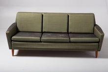 Load image into Gallery viewer, Luxe vintage sofa van Dux