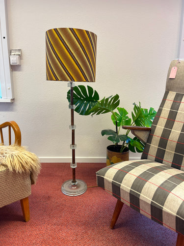 Vintage  vloerlamp met stoffen kap, glas en metalen poot, Zweden 1960 (#22602 B)