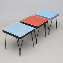 Load image into Gallery viewer, A set of 3 pallets, string model, 1950's.