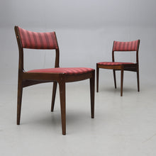 Load image into Gallery viewer, A pair of chairs, Uldum Möbelfabrik, Denmark, 1960s.