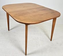 Load image into Gallery viewer, Vintage eettafel Zweden 1960
