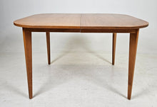 Load image into Gallery viewer, Vintage eettafel Zweden 1960