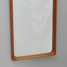 Load image into Gallery viewer, Vintage teakhouten spiegel Zweden 1960 (22571)
