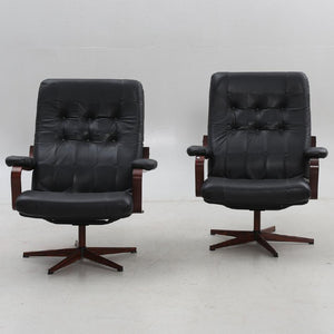 Set van twee vintage zwart lederen draaistoelen, Zweden 1970 (#22566)