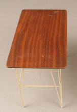 Load image into Gallery viewer, Vintage witte string bijzet tafeltje (388a) Zweden 1960
