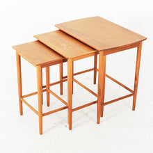 Load image into Gallery viewer, Bijzettafels, vintage teak mini set, Zweden 1960 (#377)