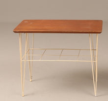Load image into Gallery viewer, Vintage witte string bijzet tafeltje (388a) Zweden 1960