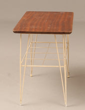 Load image into Gallery viewer, Vintage witte string bijzet tafeltje (388a) Zweden 1960