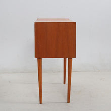 Load image into Gallery viewer, Vintage teak ladenkast hoge poten, Zweden 1960(386)