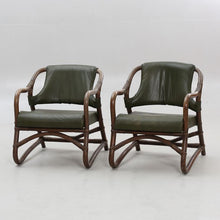 Load image into Gallery viewer, Set van drie Rotan fauteuils met groen lederen bekleding jaren 60. Zweeds ontwerp (#415)