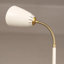 Load image into Gallery viewer, Vintage bureau lamp wit Zweden rond 1960