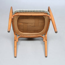 Load image into Gallery viewer, Unieke handgemaakte houten armstoel, Zweden 1960