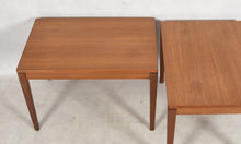 Load image into Gallery viewer, Twee vintage teakhouten bijzet tafeltjes (#276) Zweden 1970