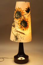 Load image into Gallery viewer, Vintage keramiek vloerlamp met grote kap, Zweden 1950 (#320)
