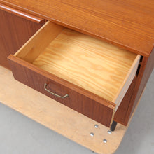 Load image into Gallery viewer, Sideboard Teak jaren 60 Zweeds ontwerp (22538)