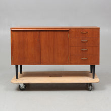 Load image into Gallery viewer, Sideboard Teak jaren 60 Zweeds ontwerp (22538)