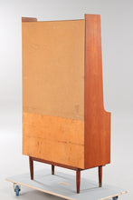 Load image into Gallery viewer, Vintage teak boekenkast/secretaire Zweden 1960 (22592)