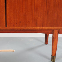 Load image into Gallery viewer, Vintage teak boekenkast/secretaire Zweden 1960 (22592)