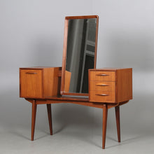 Load image into Gallery viewer, Vintage teak kaptafel model 315 Svante Skogh jaren 60 ,Zweden (22590)
